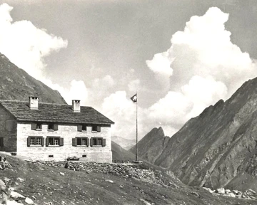 Berghaus Cristallina. C. A. S. Sezione Ticino, Lugano