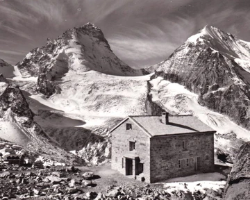 Cabane du Mountet C. A. S. 2889 m Dt. Blanche 4364 m - Grand Cornier 3969 m