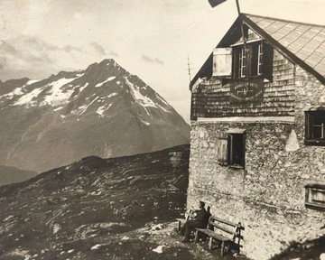 Windgällen SAC- Hütte, Blick gegen Birstenstock