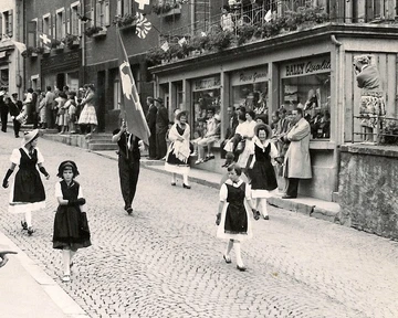 Cortège de la Fête de lutte à Château-d'Oex