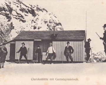 Claridenhütte und 7 Bergsteiger