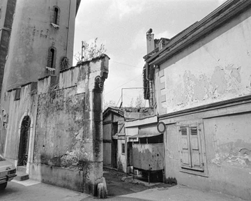 Le Passage de la Tour et sa vespasienne
