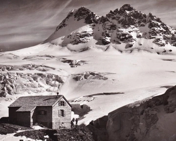 Mutthornhütte S. A. C. 2908 m und Tschingelhorn